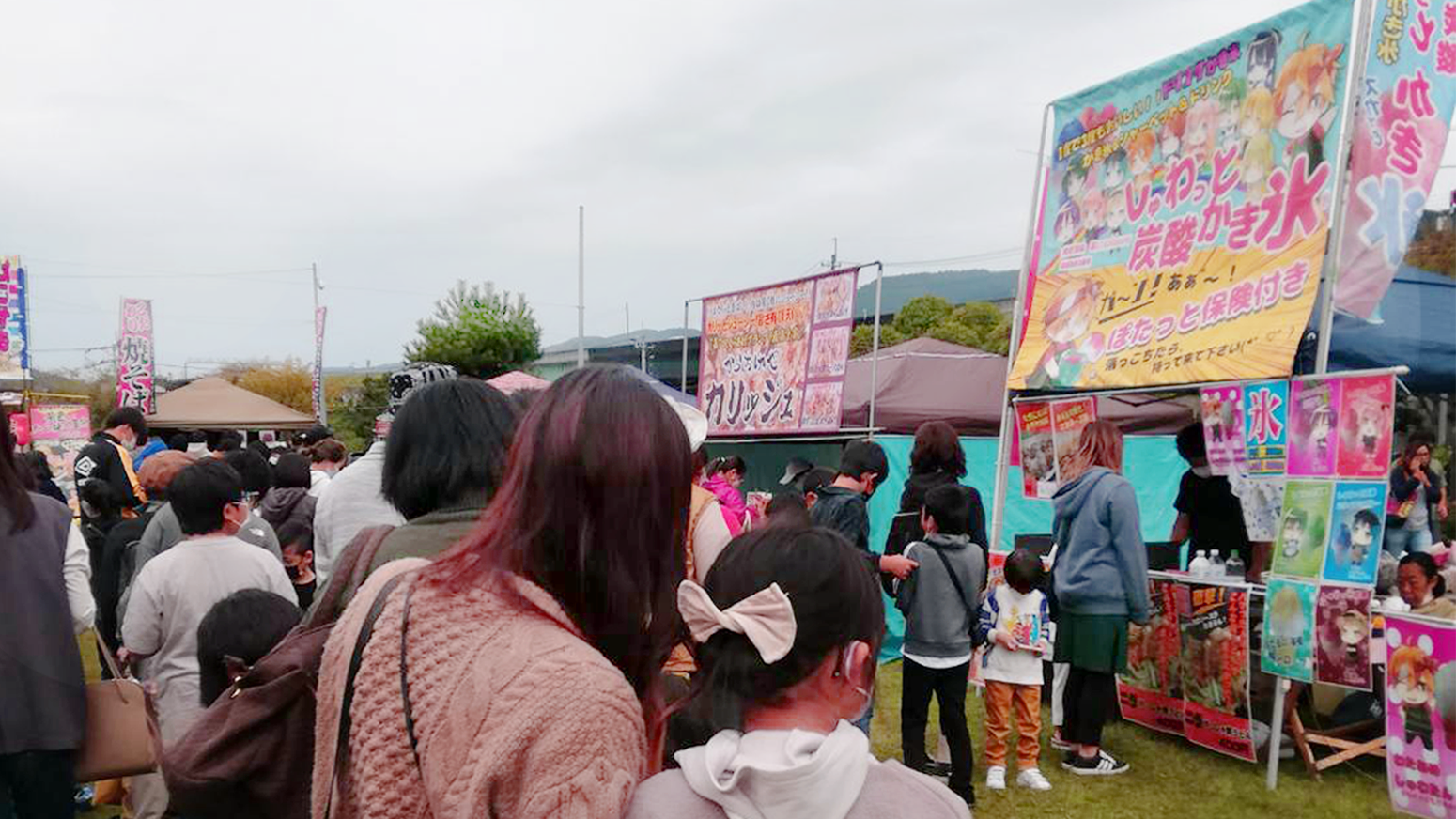 イベント出店の行列風景